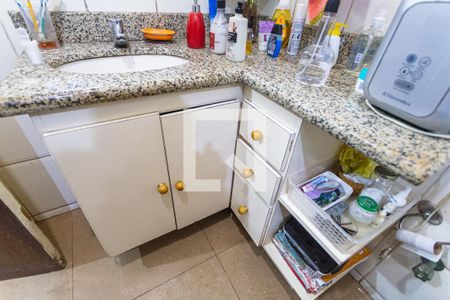 Apartamento para alugar com 95m², 3 quartos e 1 vagaArmário do Banheiro Social