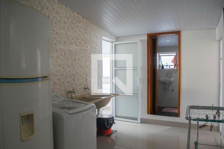 Casa à venda com 500m², 4 quartos e 3 vagas Casa à venda com 500m², 4 quartos e 3 vagasÁrea de Serviço