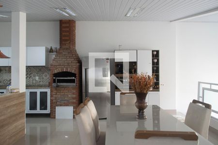 Casa à venda com 500m², 4 quartos e 3 vagas Casa à venda com 500m², 4 quartos e 3 vagasCozinha