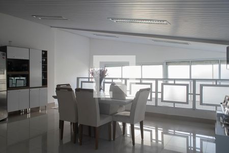 Casa à venda com 500m², 4 quartos e 3 vagas Casa à venda com 500m², 4 quartos e 3 vagasCozinha