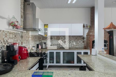Casa à venda com 500m², 4 quartos e 3 vagas Casa à venda com 500m², 4 quartos e 3 vagasCozinha