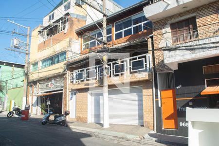 Casa à venda com 500m², 4 quartos e 3 vagas Casa à venda com 500m², 4 quartos e 3 vagasFachada