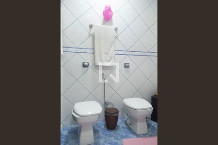 Casa à venda com 500m², 4 quartos e 3 vagas Casa à venda com 500m², 4 quartos e 3 vagasBanheiro Quarto 2