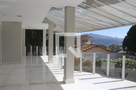 Casa à venda com 360m², 4 quartos e 4 vagasÁrea Comum