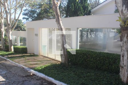 Casa à venda com 360m², 4 quartos e 4 vagasFachada