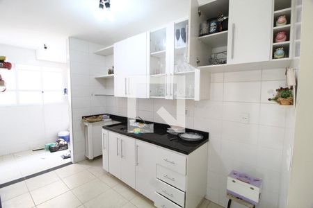 Cozinha de apartamento para alugar com 2 quartos, 68m² em Santa Mônica, Uberlândia