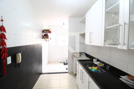 Cozinha de apartamento para alugar com 2 quartos, 68m² em Santa Mônica, Uberlândia