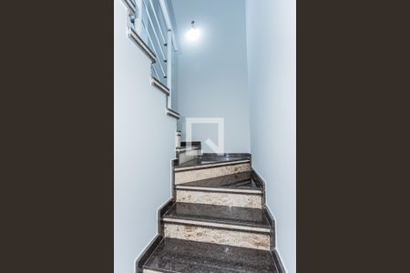 Escada de casa à venda com 3 quartos, 170m² em Chácara Inglesa, São Paulo
