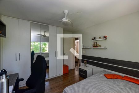 Casa de condomínio à venda com 242m², 5 quartos e 3 vagas Casa de condomínio à venda com 242m², 5 quartos e 3 vagasSuite 3