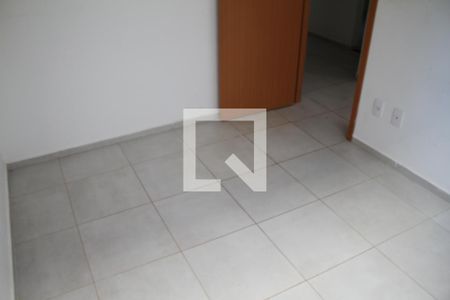 Quarto 2 de apartamento para alugar com 2 quartos, 48m² em Residencial Monte Carlo, Goiânia
