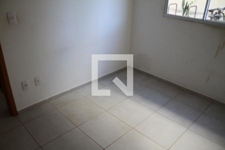 Quarto 2 de apartamento para alugar com 2 quartos, 48m² em Residencial Monte Carlo, Goiânia