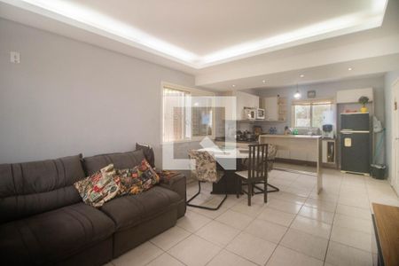 Sala de casa para alugar com 2 quartos, 380m² em Rubem Berta, Porto Alegre