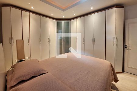 Casa à venda com 320m², 4 quartos e 3 vagas Casa à venda com 320m², 4 quartos e 3 vagasSuíte