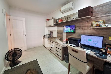 Casa à venda com 320m², 4 quartos e 3 vagas Casa à venda com 320m², 4 quartos e 3 vagasQuarto 2