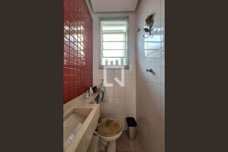 Casa à venda com 320m², 4 quartos e 3 vagas Casa à venda com 320m², 4 quartos e 3 vagasBanheiro Social