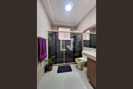 Casa à venda com 320m², 4 quartos e 3 vagas Casa à venda com 320m², 4 quartos e 3 vagasBanheiro Social