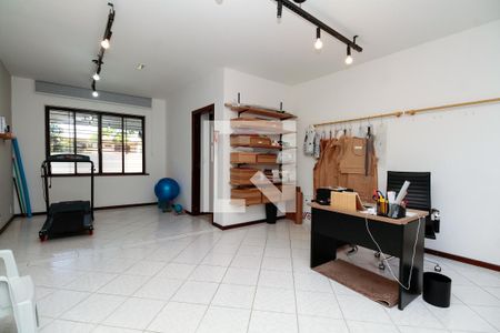 Casa à venda com 400m², 5 quartos e 5 vagasQuarto 2/Escritório