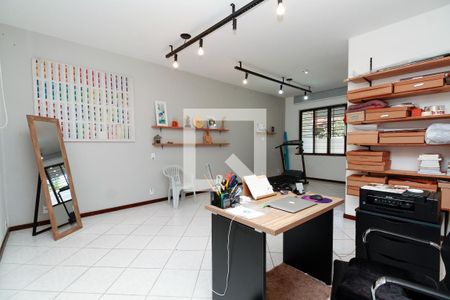 Casa à venda com 400m², 5 quartos e 5 vagasQuarto 2/Escritório