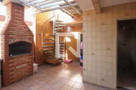 Casa à venda com 249m², 6 quartos e 1 vaga Casa à venda com 249m², 6 quartos e 1 vagaQuintal