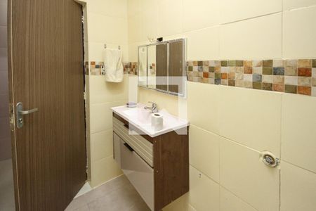 Casa à venda com 249m², 6 quartos e 1 vaga Casa à venda com 249m², 6 quartos e 1 vagaBanheiro