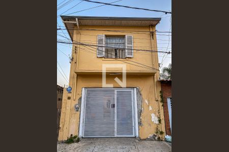 Casa à venda com 160m², 3 quartos e 1 vaga Casa à venda com 160m², 3 quartos e 1 vagaFachada