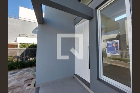 Casa de condomínio à venda com 144m², 3 quartos e 2 vagas Casa de condomínio à venda com 144m², 3 quartos e 2 vagasFachada