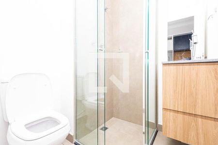 Banheiro de kitnet/studio para alugar com 1 quarto, 20m² em Bela Vista, São Paulo
