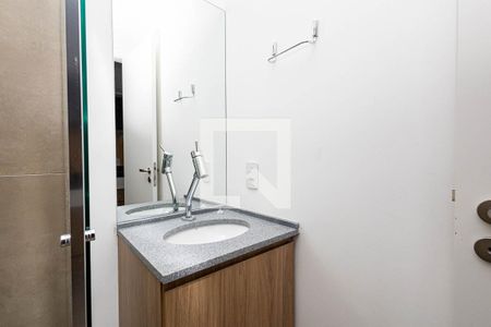Banheiro de kitnet/studio para alugar com 1 quarto, 20m² em Bela Vista, São Paulo