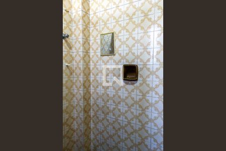 Banheiro de kitnet/studio à venda com 1 quarto, 33m² em Glória, Porto Alegre
