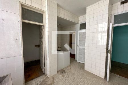 Apartamento à venda com 206m², 4 quartos e 1 vagaÁrea de Serviço