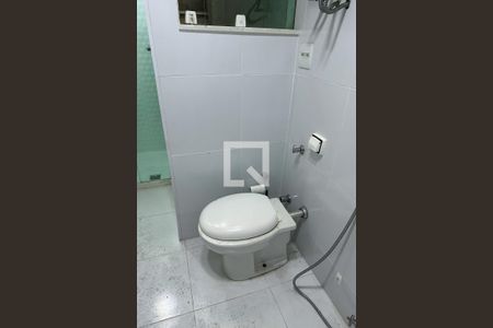 Apartamento à venda com 206m², 4 quartos e 1 vagaBanheiro Social 02