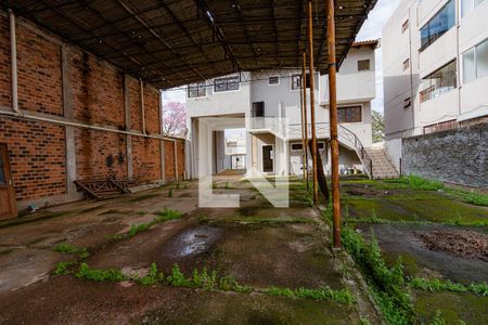 Apartamento à venda com 150m², 3 quartos e 2 vagas Apartamento à venda com 150m², 3 quartos e 2 vagasQuintal fundos