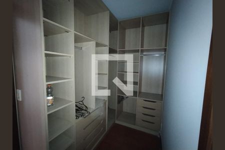 Apartamento à venda com 150m², 3 quartos e 2 vagas Apartamento à venda com 150m², 3 quartos e 2 vagasCloset