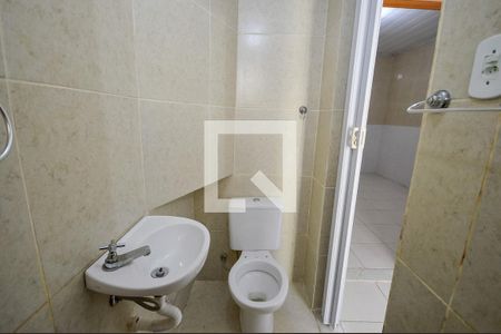 Banheiro de kitnet/studio para alugar com 0 quarto, 22m² em São Cristóvão, Rio de Janeiro