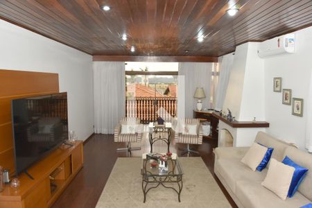 Sala de casa à venda com 3 quartos, 348m² em Interlagos, São Paulo