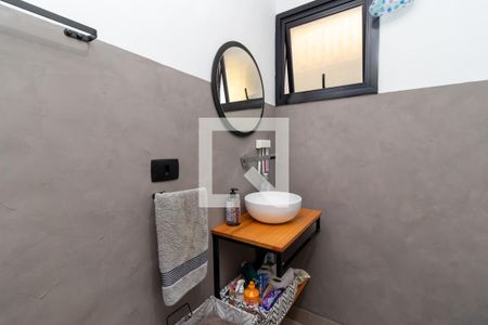 Casa à venda com 379m², 6 quartos e 3 vagasBanheiro 1