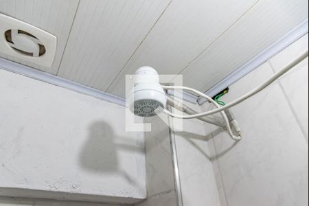 Banheiro de kitnet/studio para alugar com 1 quarto, 24m² em Cambuci, São Paulo