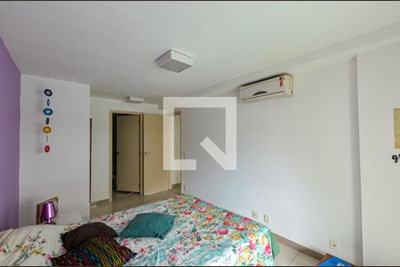 Apartamento à venda com 94m², 2 quartos e 2 vagas Apartamento à venda com 94m², 2 quartos e 2 vagasSuite