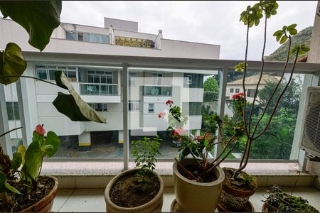 Suite de apartamento à venda com 2 quartos, 94m² em Itacoatiara, Niterói