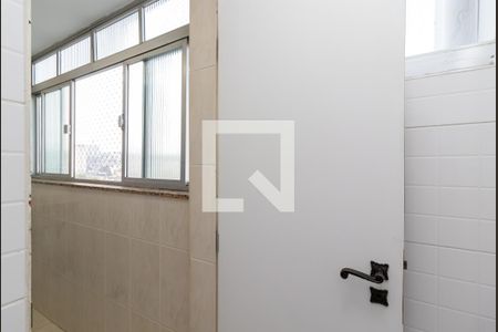 Apartamento à venda com 68m², 2 quartos e 1 vagaBanheiro de Serviço