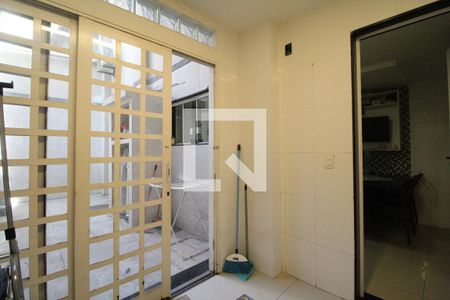 Casa de condomínio à venda com 360m², 4 quartos e 4 vagasÁrea de Serviço