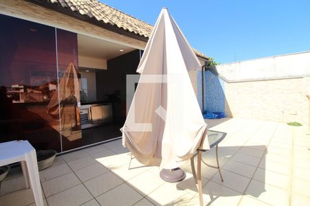 Casa de condomínio à venda com 360m², 4 quartos e 4 vagasTerraço