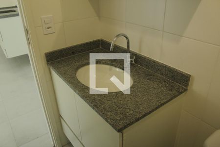 Banheiro de apartamento para alugar com 2 quartos, 34m² em Jardim Taquaral, São Paulo