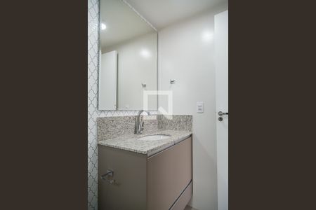 Apartamento à venda com 61m², 2 quartos e 1 vaga Apartamento à venda com 61m², 2 quartos e 1 vagaBanheiro da Suíte