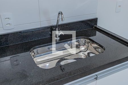 Sala, cozinha e área de serviço de apartamento para alugar com 2 quartos, 35m² em Jaraguá, São Paulo