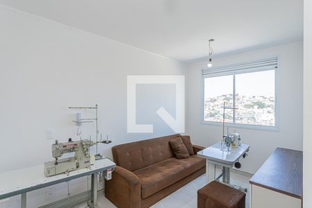 Sala, cozinha e área de serviço de apartamento para alugar com 2 quartos, 35m² em Jaraguá, São Paulo