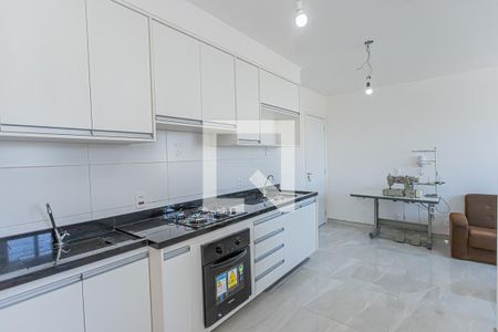 Sala, cozinha e área de serviço de apartamento para alugar com 2 quartos, 35m² em Jaraguá, São Paulo