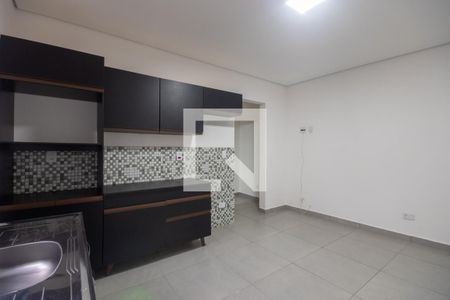 Sala e cozinha de casa para alugar com 1 quarto, 45m² em Vila Romana, São Paulo