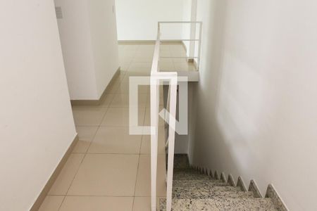 Apartamento à venda com 116m², 4 quartos e sem vagaCorredor/Escada