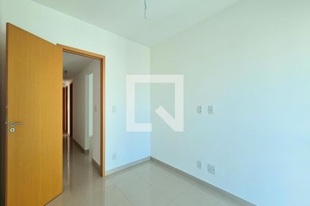 Apartamento à venda com 112m², 4 quartos e 2 vagasQuarto 2 